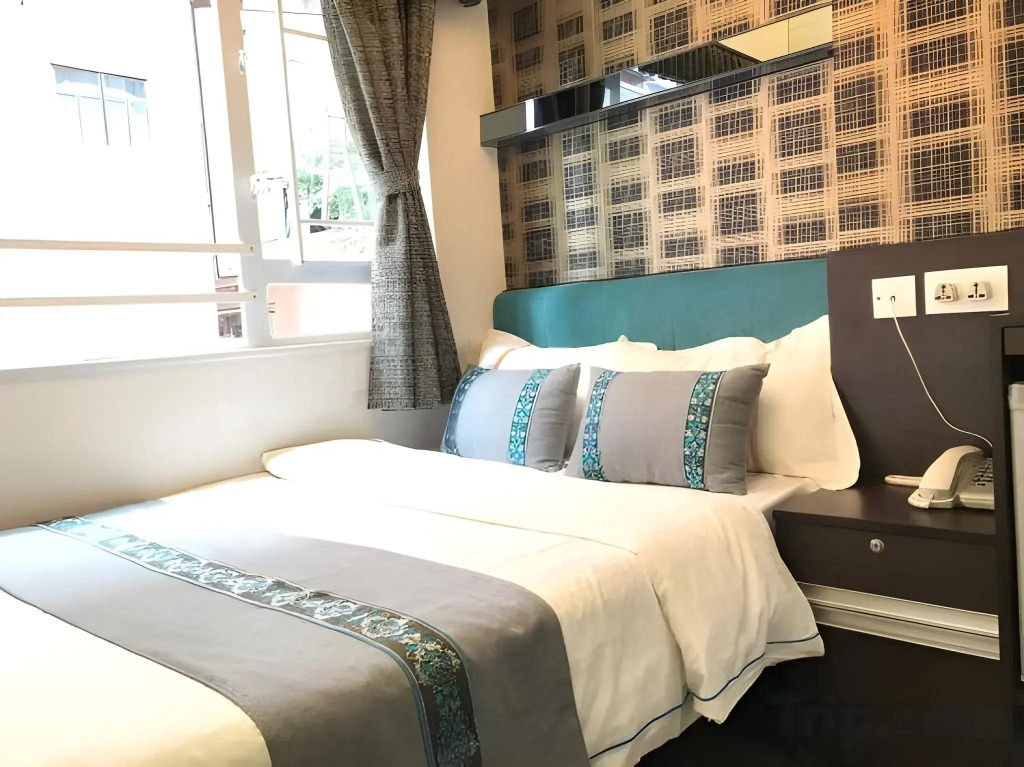 Seasons Hotel
