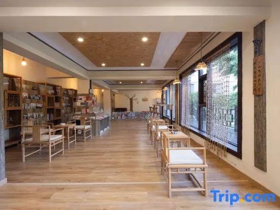 Lushan Lutos Terrace Garden Resort Hotel
