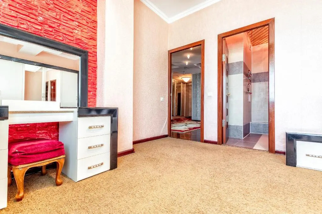 Spacious 3Br Apt With A View