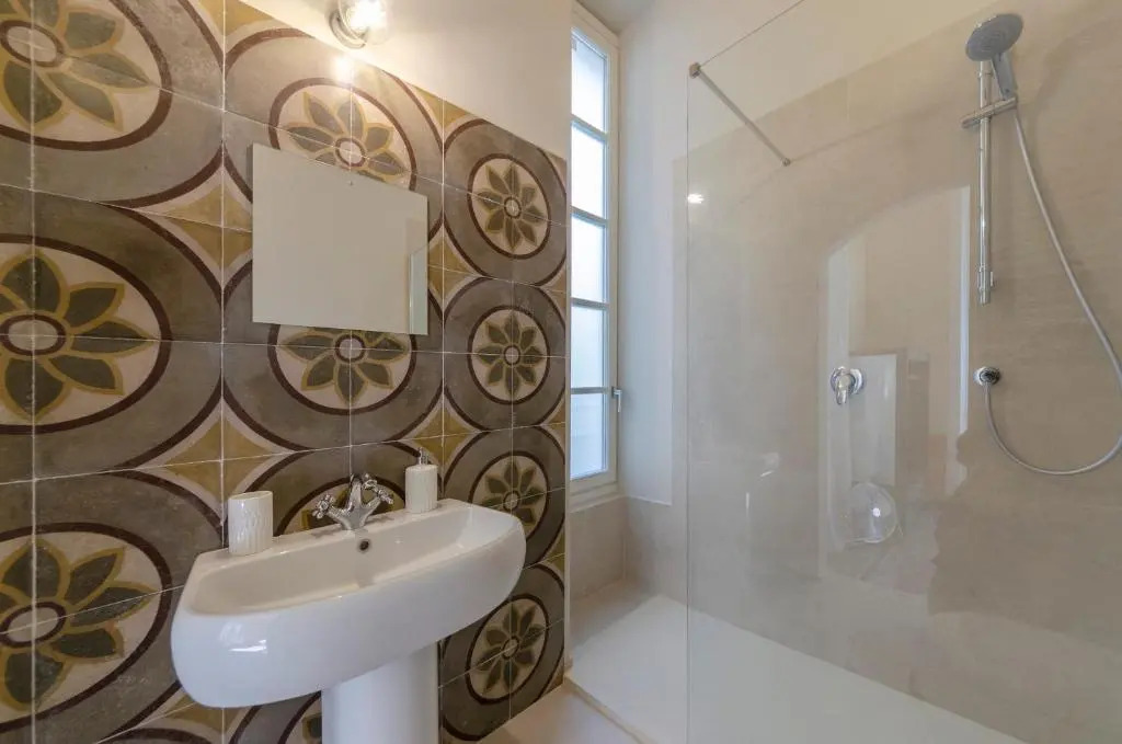ALTIDO Spacious Flat for 6, close to Via Garibaldi