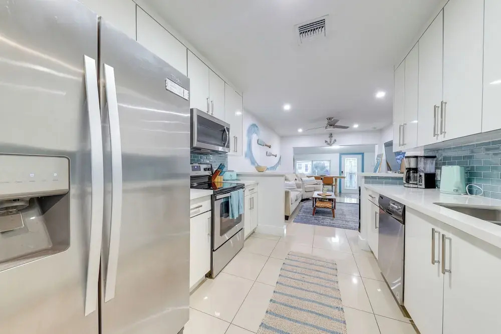 3 Mi to Beach: Pet friendly Fort Lauderdale Home