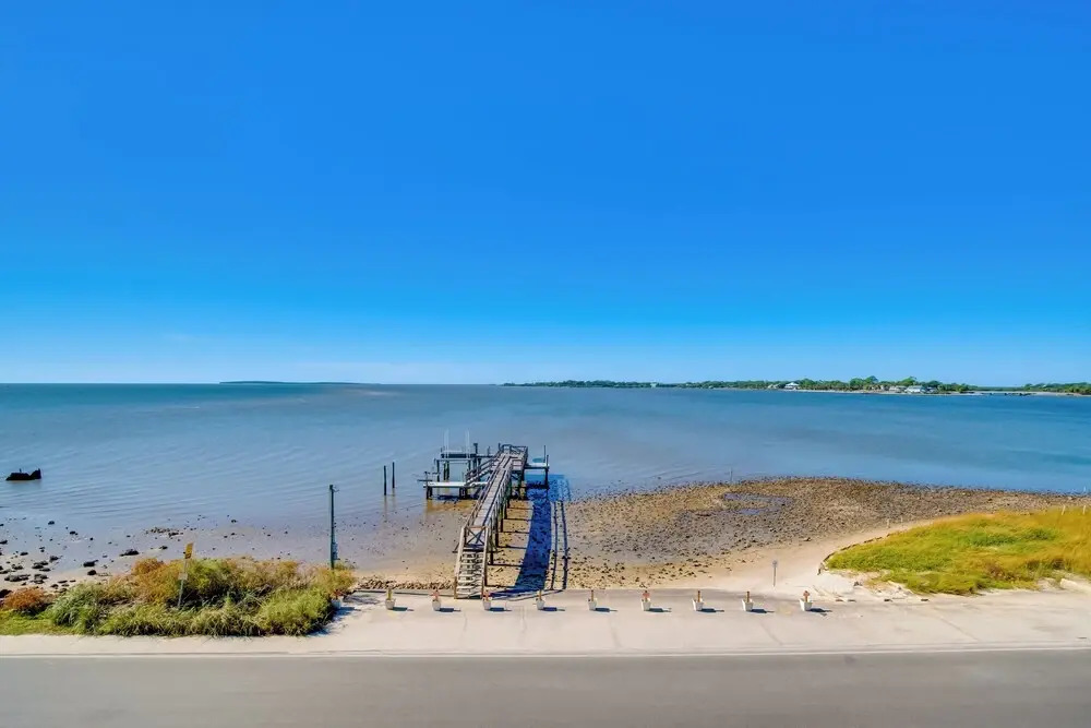 Oceanfront Oasis in Cedar Key w/ 2 Balconies