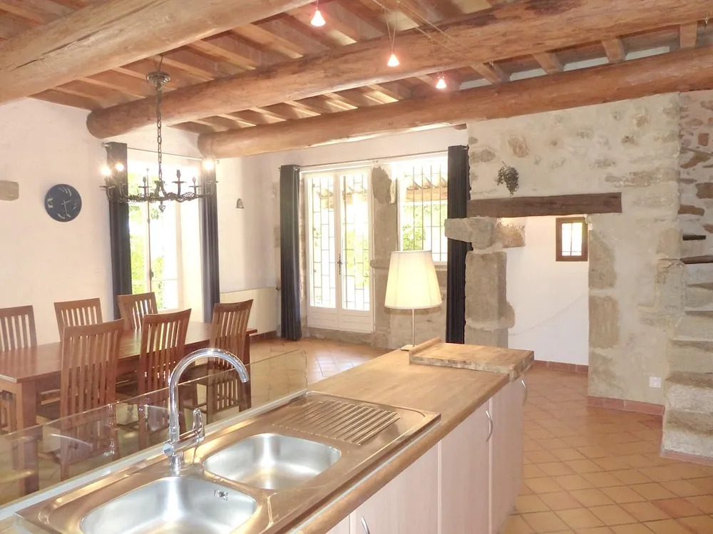 Villa With 5 Bedrooms in Uchaux, With Wonderful Mountain View, Private