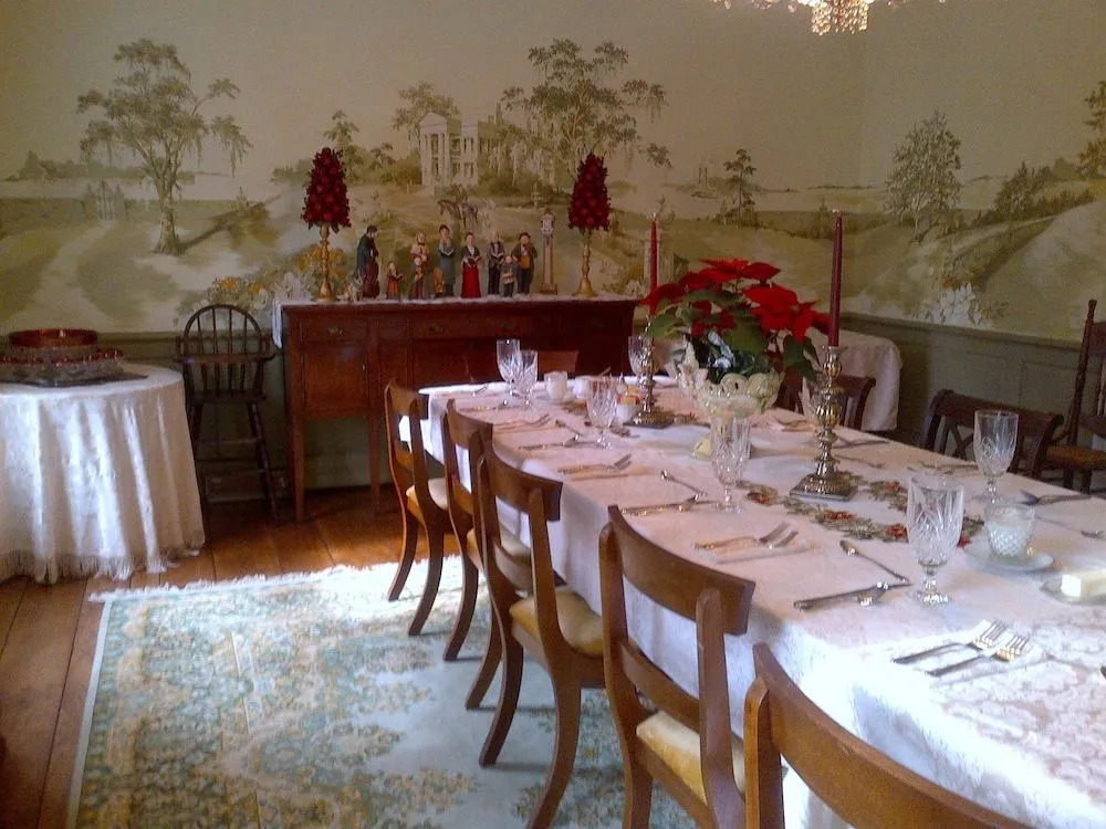 The Virginia Cliffe Inn