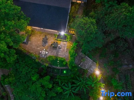 Stray Clouds Villa