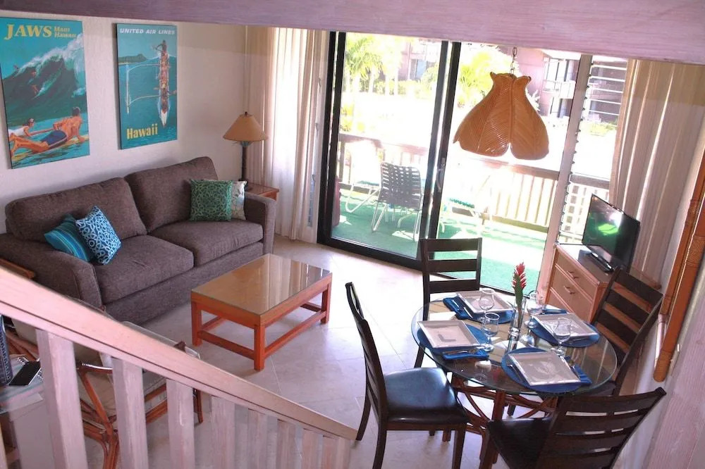 Lower Honoapiilani Condo #208 2 Bedrooms 2 Bathrooms Condo