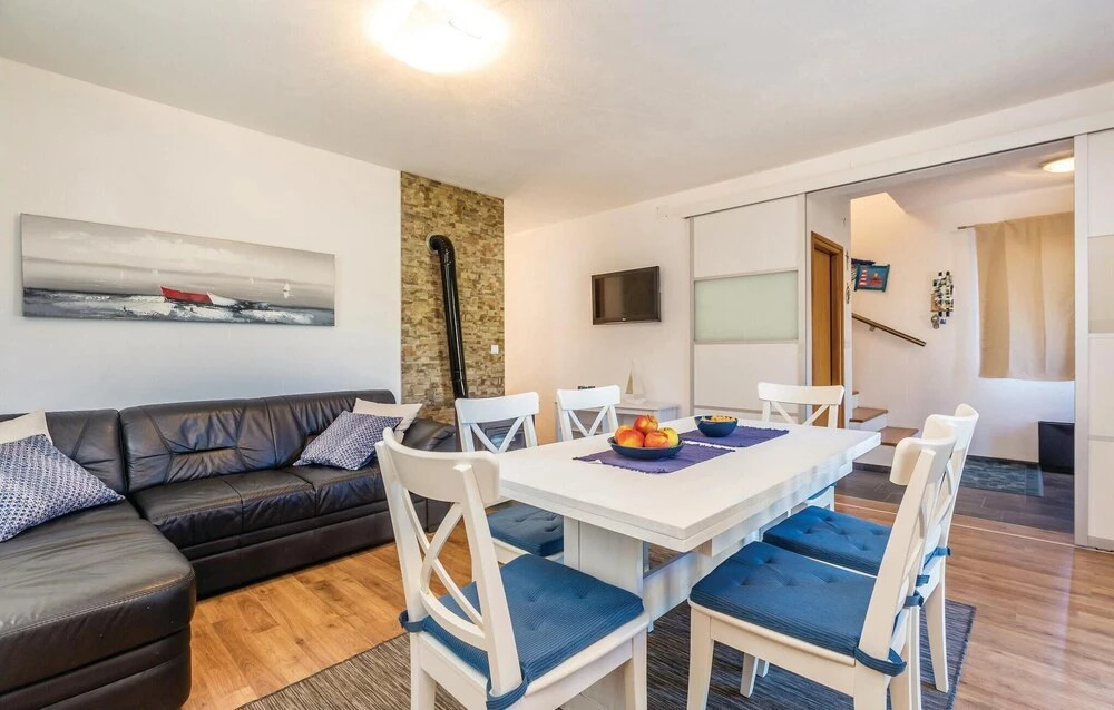 Awesome Home in Kras With Wifi and 2 Bedrooms