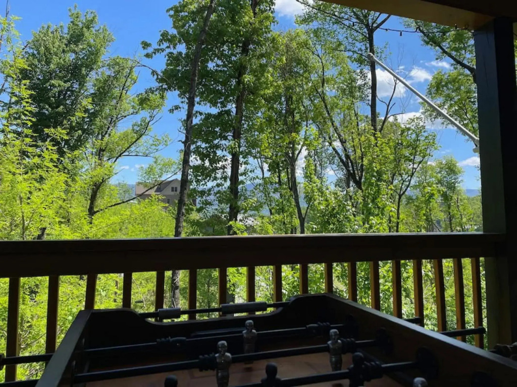Take it Easy with hot tub and community pool