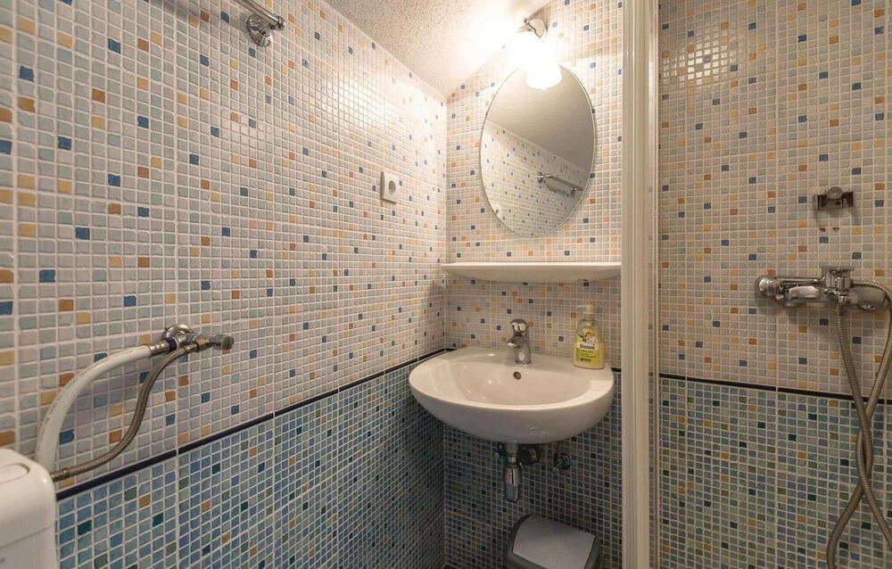 Beautiful Home in Baska Voda with Hot Tub & 3 Bedrooms