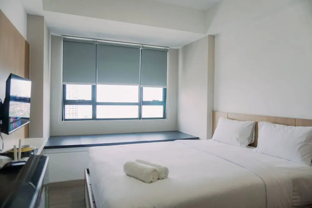 Well Furnished And Comfy Studio Collins Boulevard Apartment