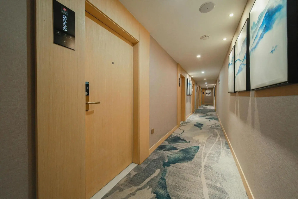 Super 8 Hotel (Wanzhou Wanda Plaza Gaosuntang Pedestrian Street Store)