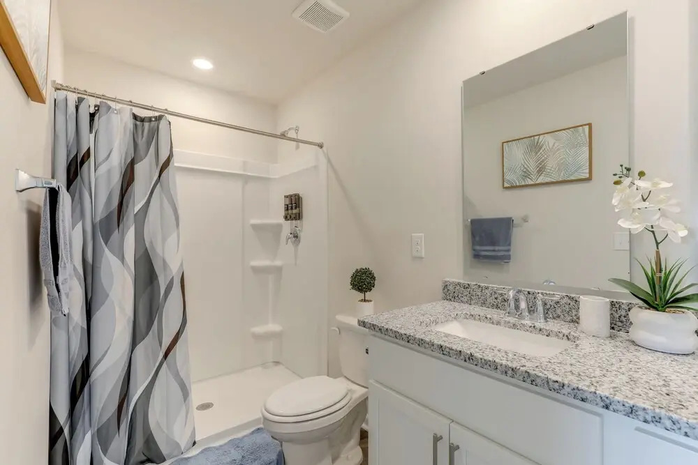 Modern Escape 2 Mi to Surfside Beach Fishing Pier