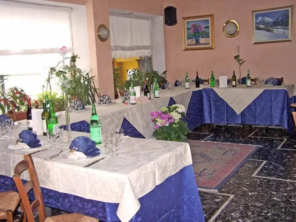 Hotel Bucaneve