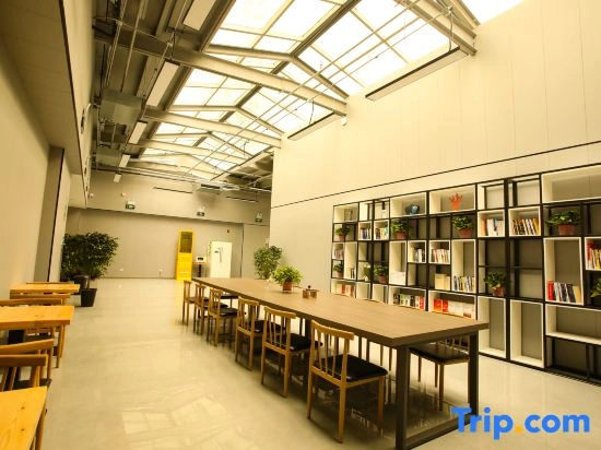 Kyoto Friends Room Youth Hotel (Beijing Wangjing Branch)