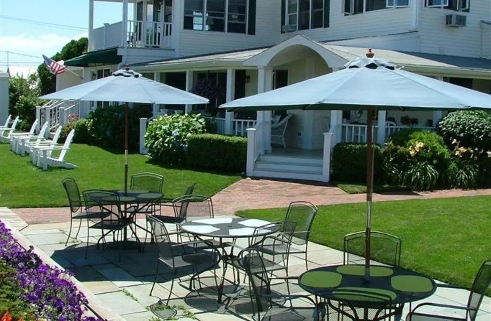 Inn at Harbor Hill Marina
