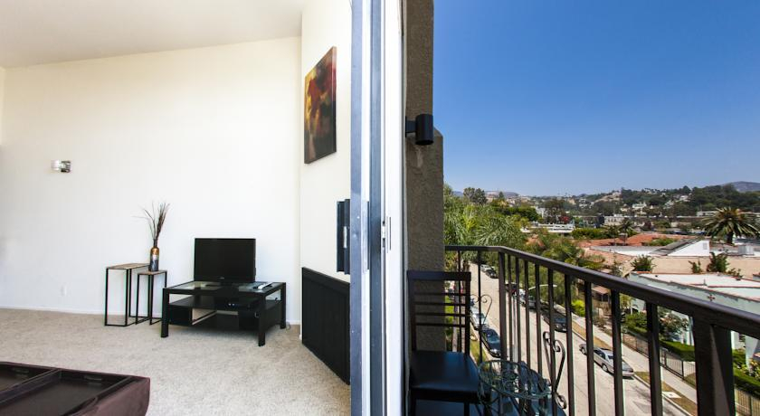 Hollywood Bowl Residence