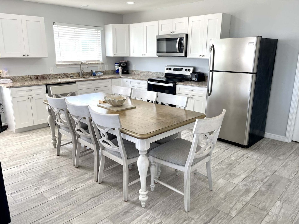 Beachgate Condo Suites And Hotel 227+229 2 Bedroom Condo