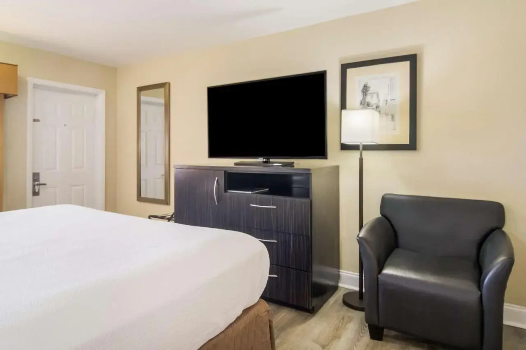 Monterey Inn Bayfront