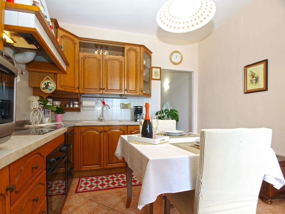 Apartment 1872