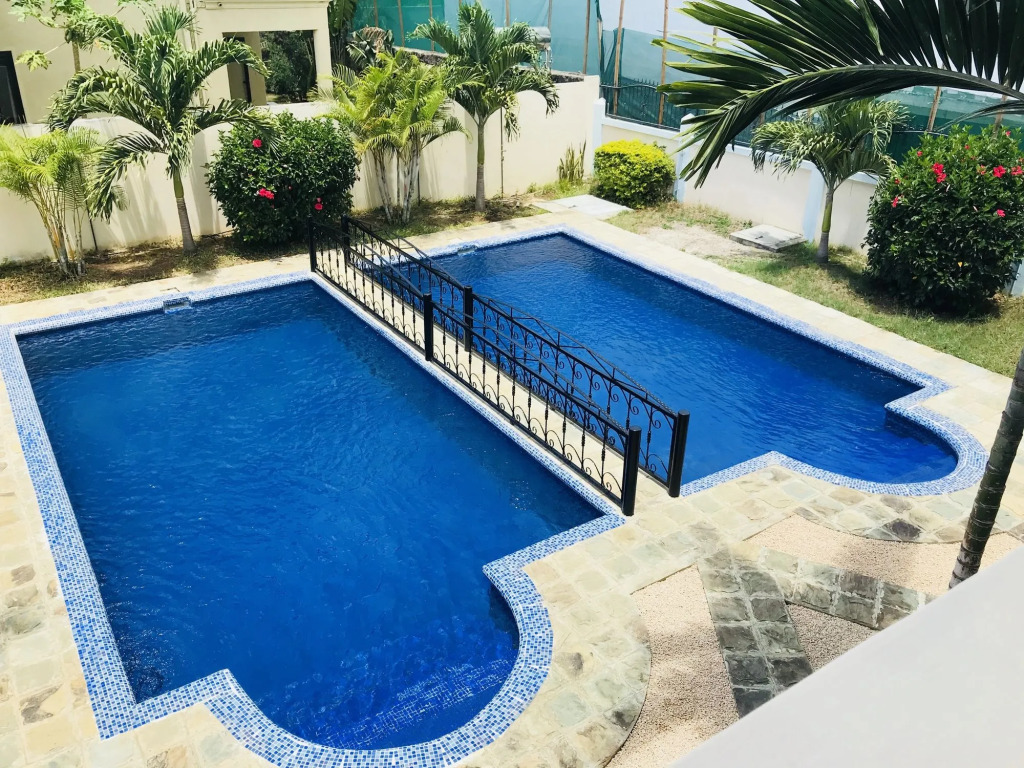 Villa Emax