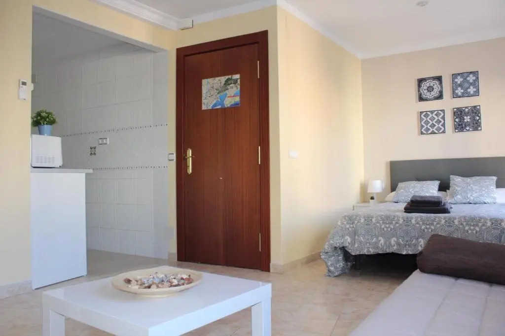 Nice and New Studio with balcony close to the city