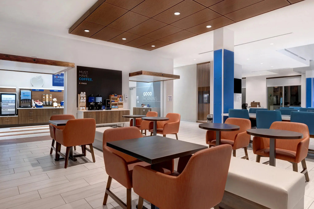 Holiday Inn Express & Suites - Glendale Downtown