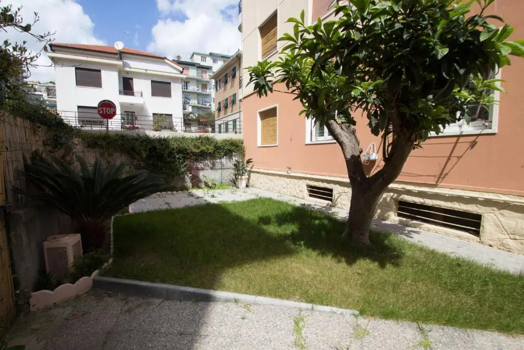 Appartamento con giardino a 50mt dal mare