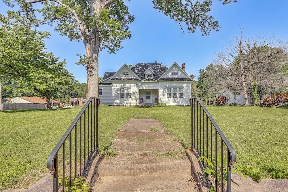 Jackson Family Home ~ 5 Mi to Downtown!