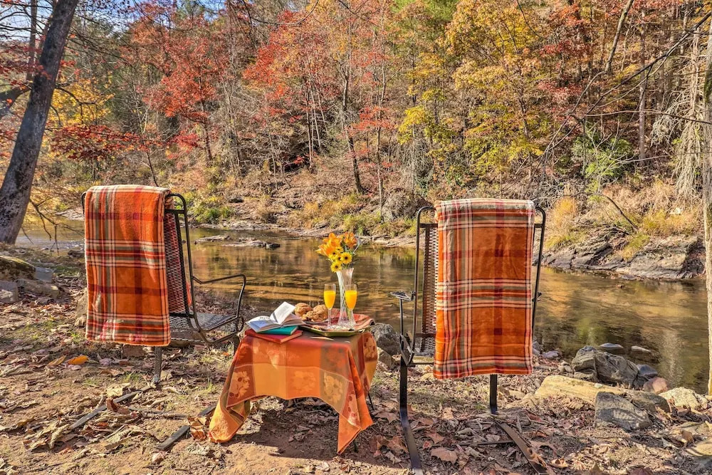 Creekside Retreat w/ Deck, 18 Miles to Wolf Ridge