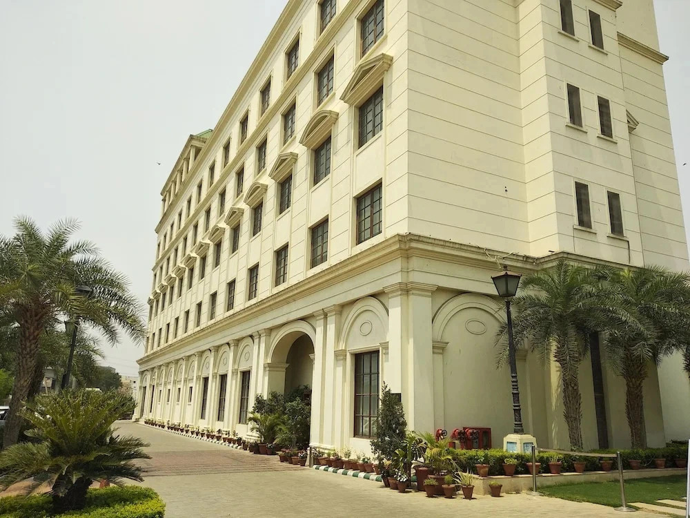FabHotel Phase 3 DLF Corporate Park
