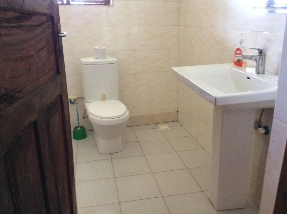 Kajibange bar and guesthouse