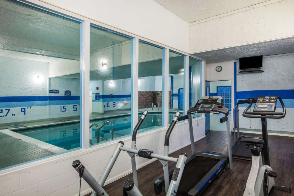 Howard Johnson Hotel - Victoria