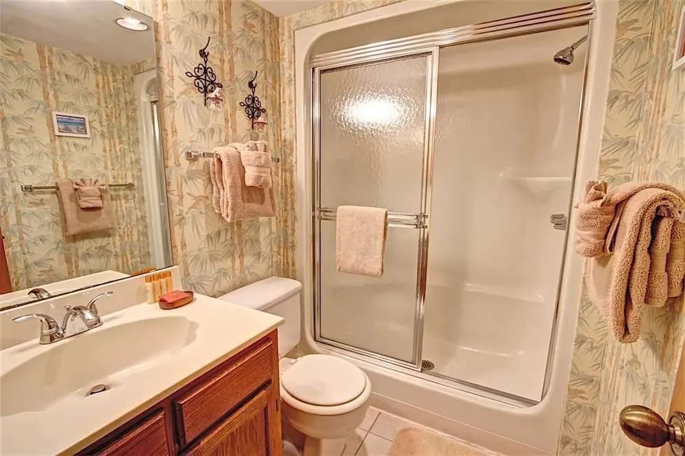 SEA Haven 115 [2/2] Free Activities! & Oceanfront Wifi Pool
