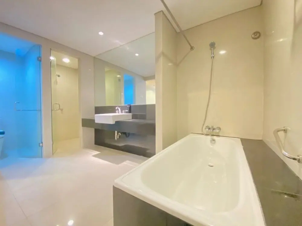 Fabulous 2Br Loft Apartment With Private Bathub At El Royale