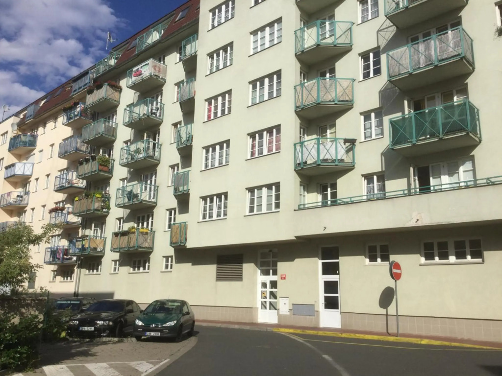 Sunny Two-story Apartment Kyje