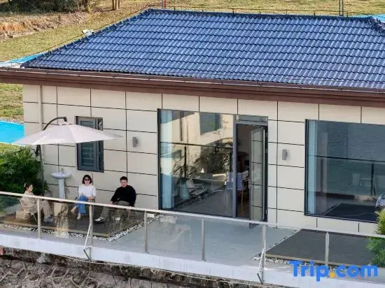 Homestay by the Wanan River