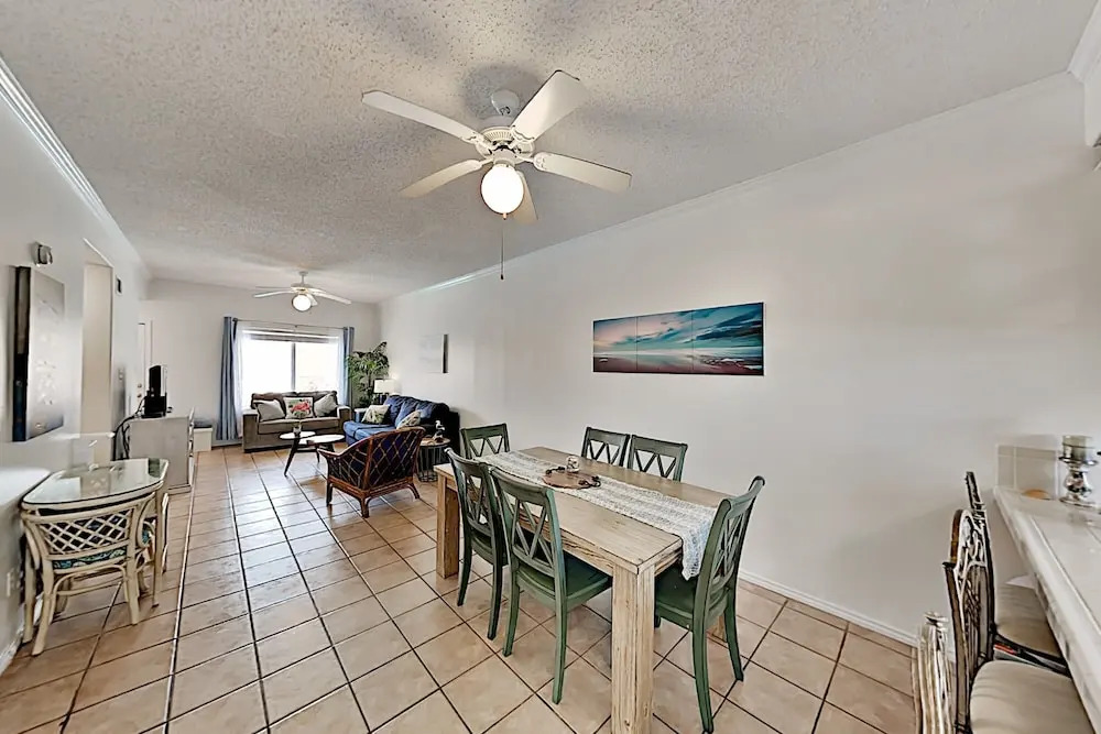 Charming At The Dolphins W/ Pool & Hot Tub 2 Bedroom Condo