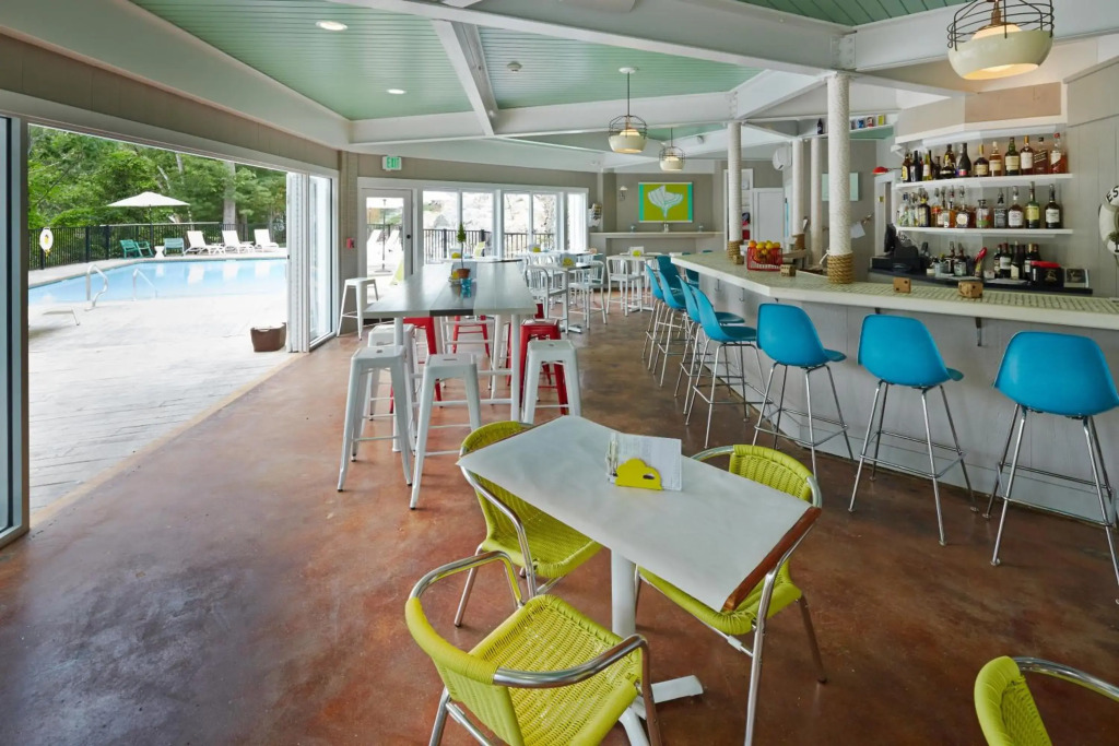 Village Cove Inn