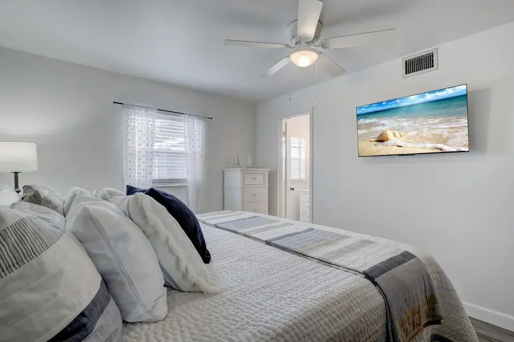 Luxury Pool Dog Friendly Central To Naples And Marco Island By Sky Run Naples 3 Bedroom Home