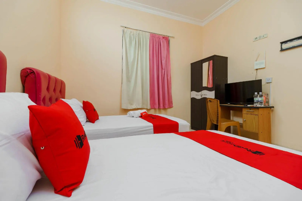 RedDoorz Syariah near Palembang Square Mall 3