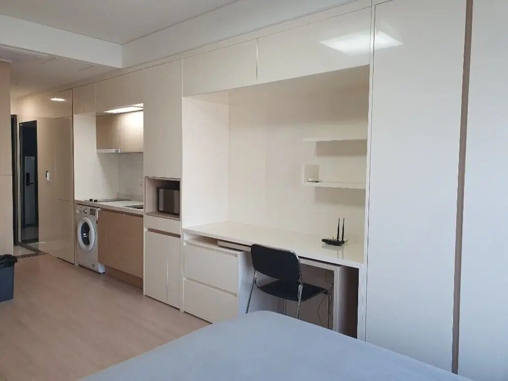 The November Stay in Songdo Honestar