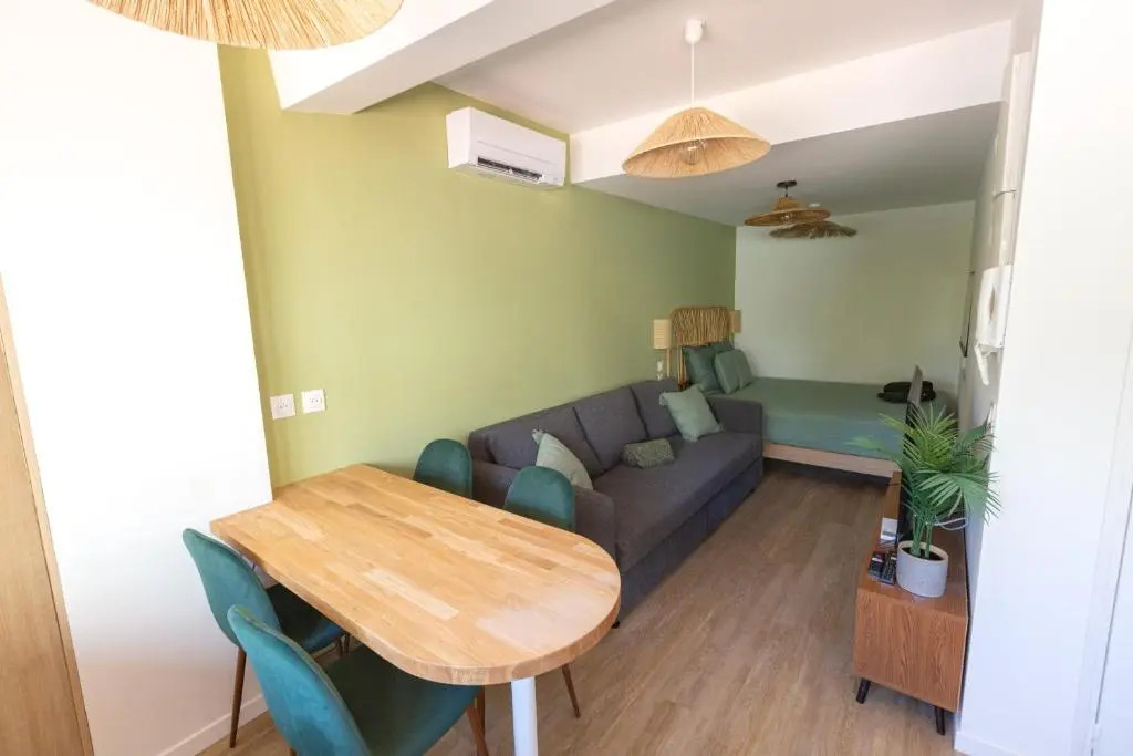 Au Bali Studio