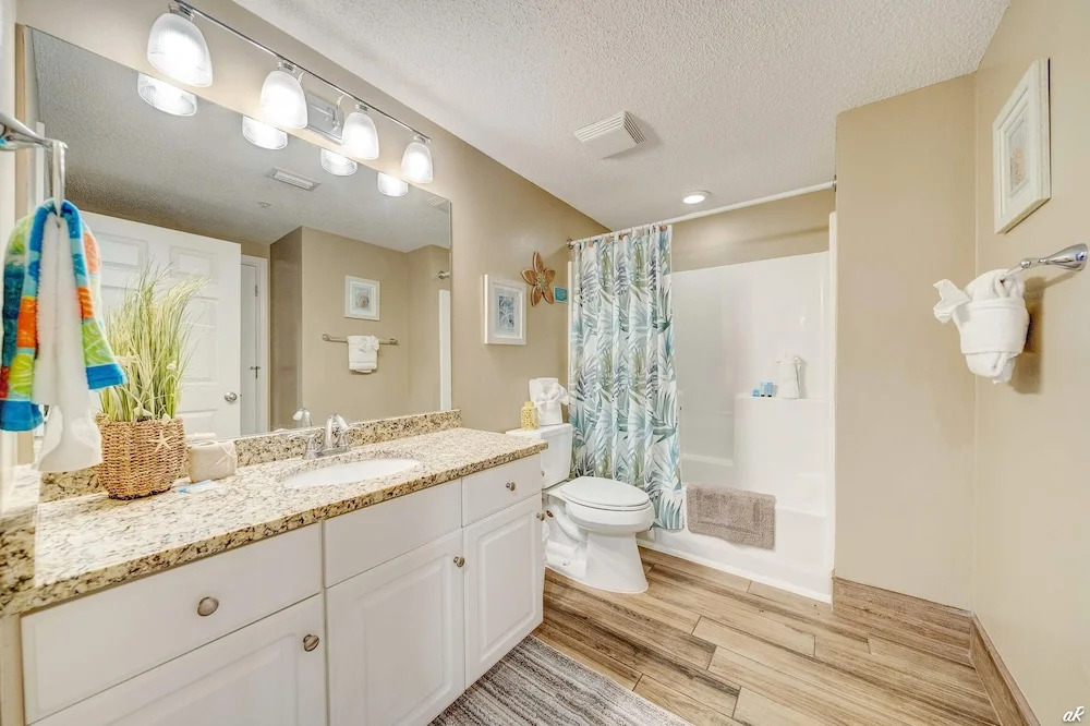 Majestic Beach Towers 2-901