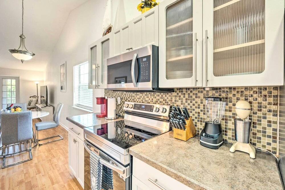 Punta Gorda Home w/ Lanai < 2 Mi to Downtown!