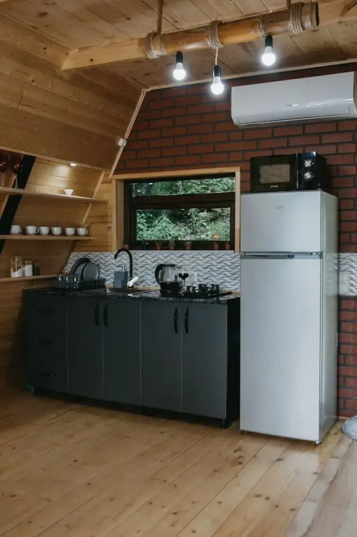 Thomas Hut
