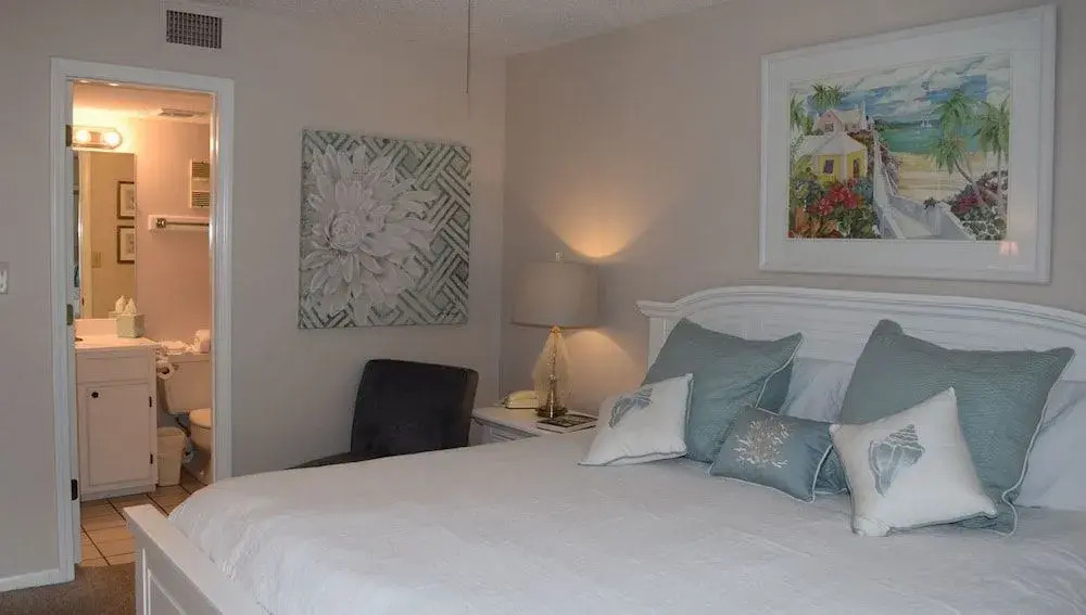 Gulf Shore Condo #314 - 2 Br condo by RedAwning