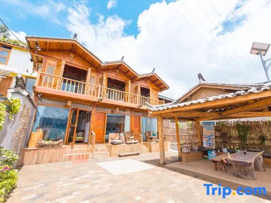 Lugu Lake Yuanrongju Lake View Inn