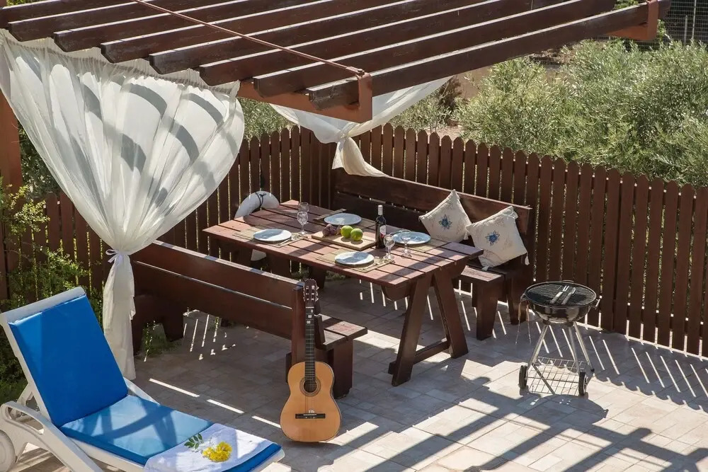 Coral Bay Sunlight Villa