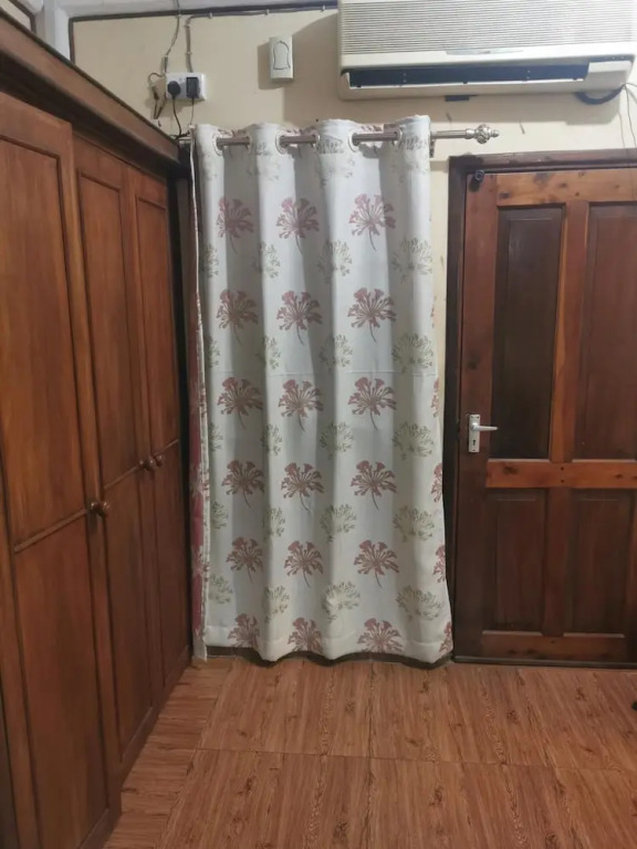 Qua Bruce Apartment