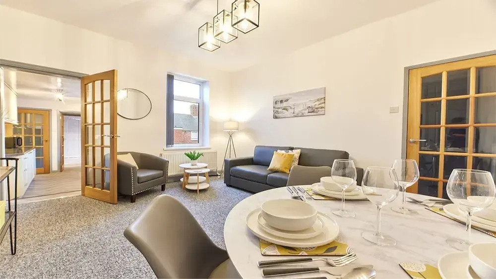 Host Stay Inness House